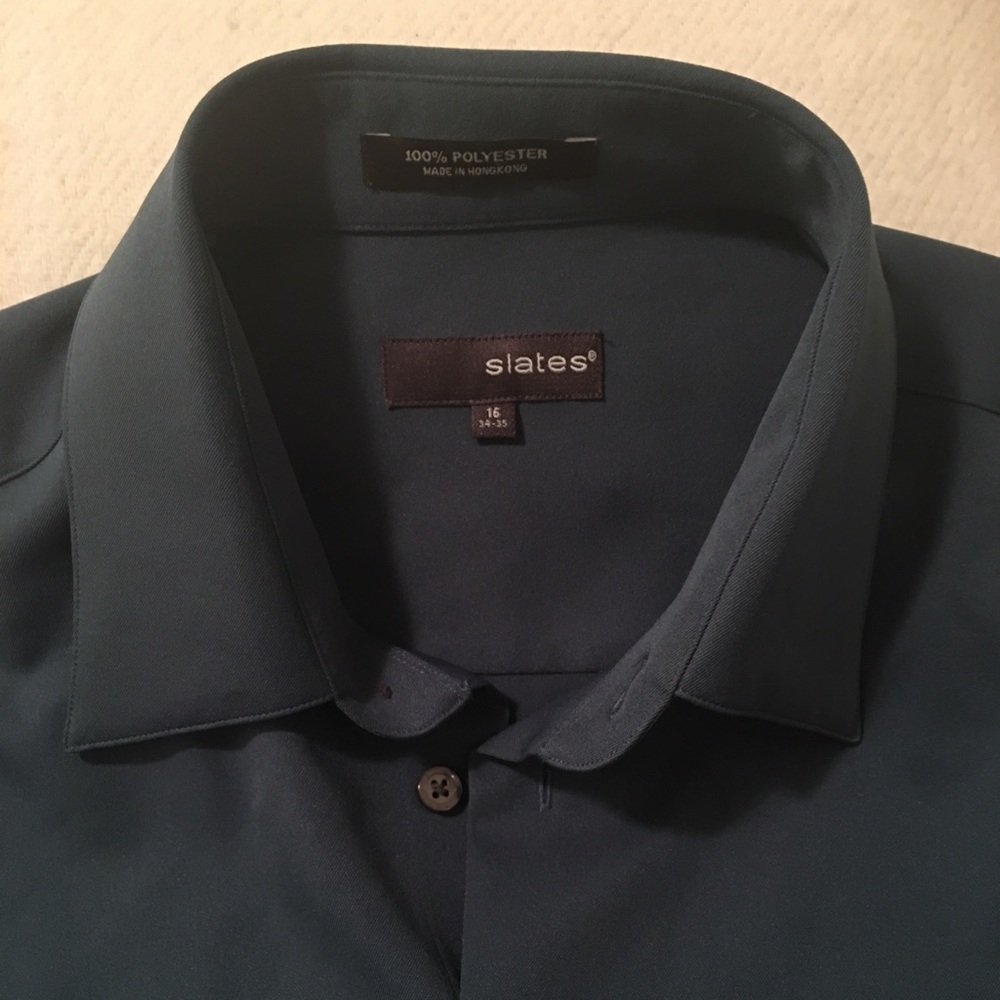 Turquoise men’s shirt with two front pockets